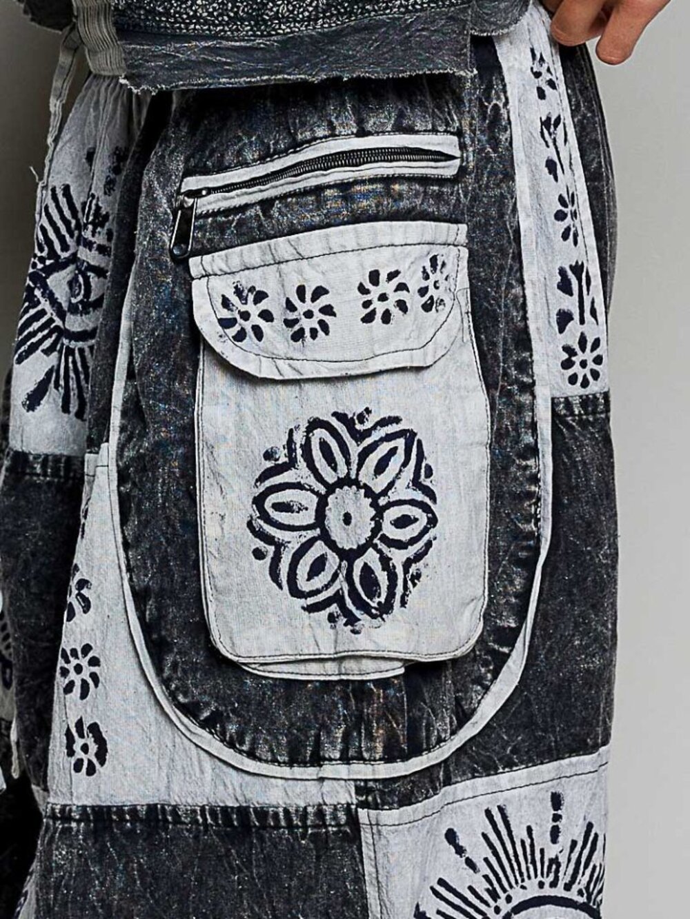 POL Drawstring High-Rise Patchwork Jogger Pants - Picture 4 of 5